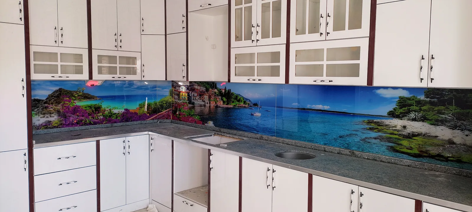 Deniz Manzaralı Cam Panel, Kapaklı Mutfak: fotoğraf 1