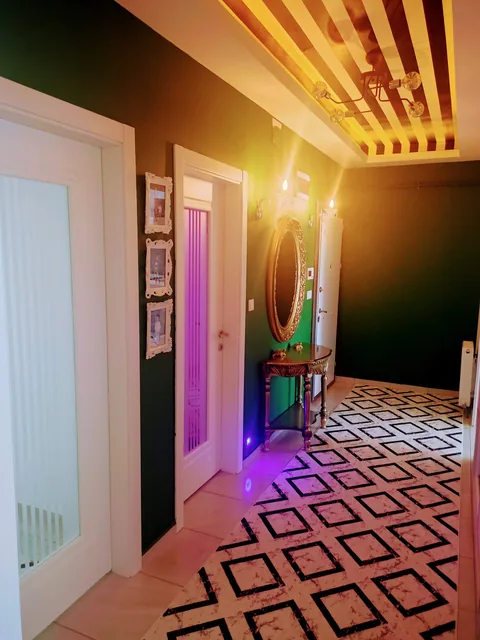 Koridor Işıklı Ayna ve LED Tavan