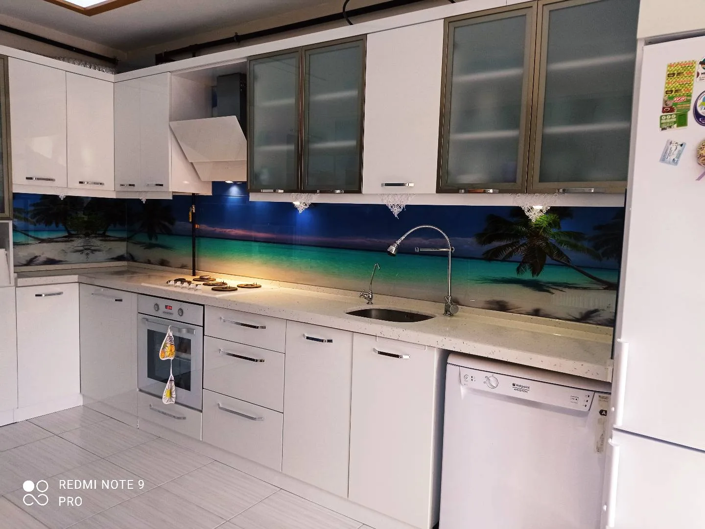 Tropik Plaj Desenli Cam Panel, Beyaz Mutfak: fotoğraf 2