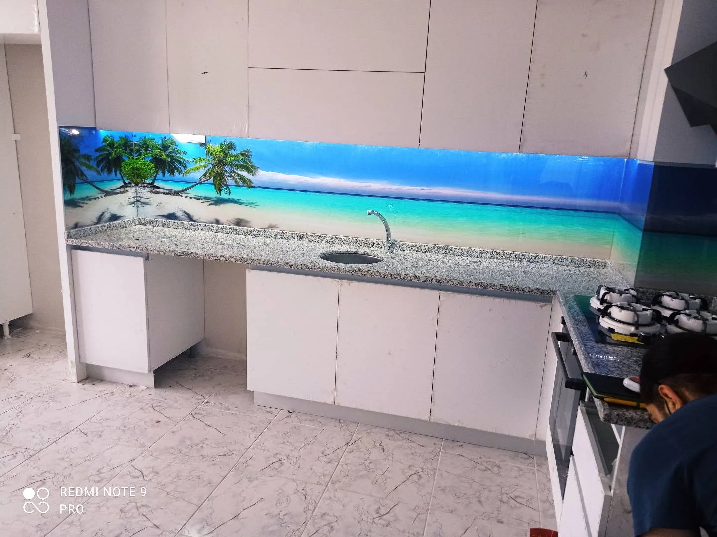 Tropik Plaj Desenli Cam Panel, Beyaz Mutfak: fotoğraf 4